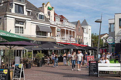 Binnensteden trekken meer bezoekers in voorjaar 2025, kustplaatsen spannen de kroon